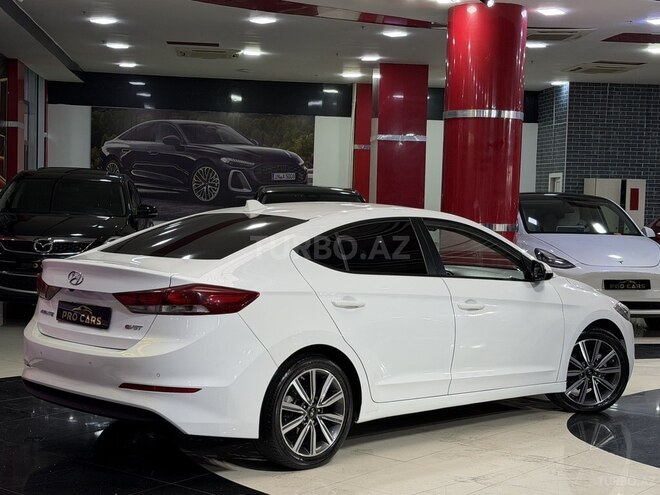 Hyundai Avante-5