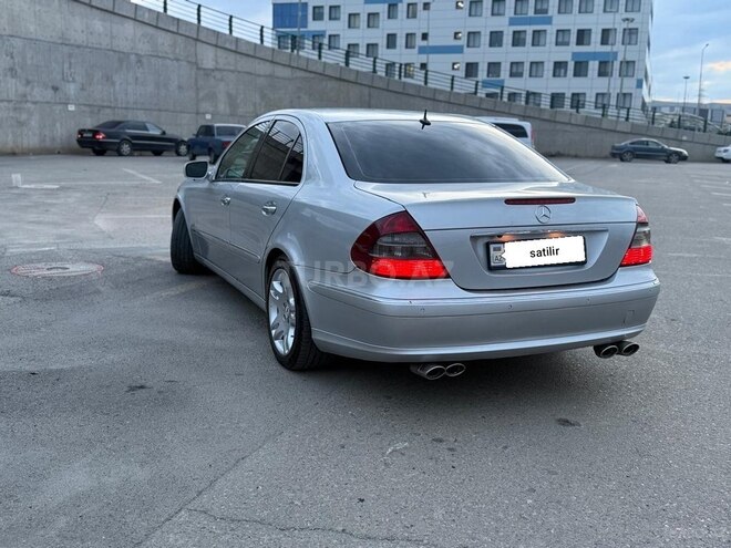 Mercedes E 270-2