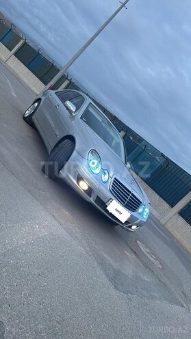 Mercedes E 270-15