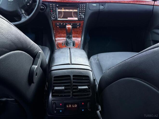 Mercedes E 270-9