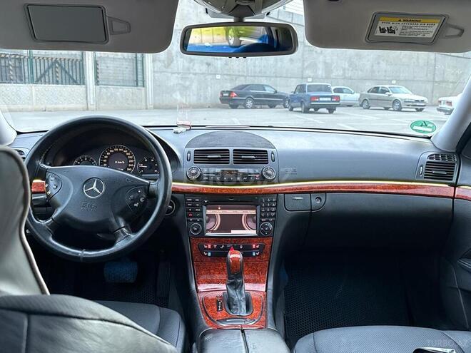 Mercedes E 270-10