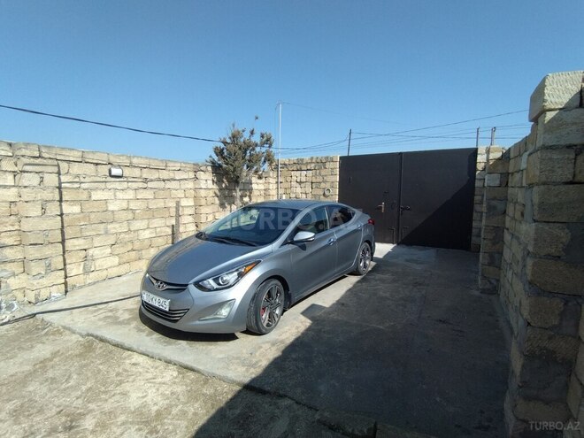 Hyundai Elantra-3