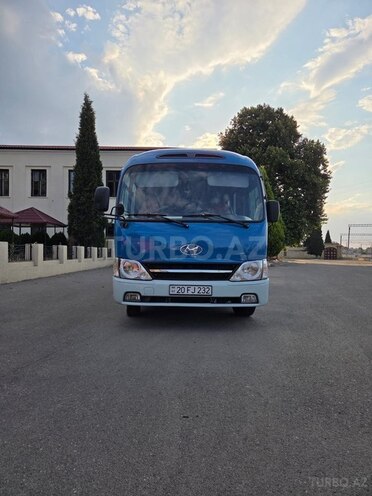 Hyundai County-1