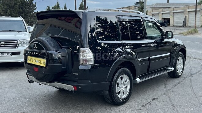 Mitsubishi Pajero-15