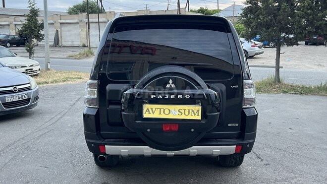 Mitsubishi Pajero-14