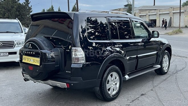 Mitsubishi Pajero-13