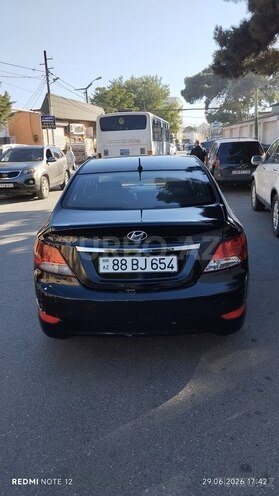 Hyundai Accent-3