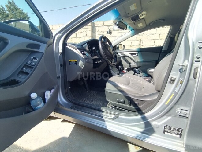 Hyundai Elantra-7