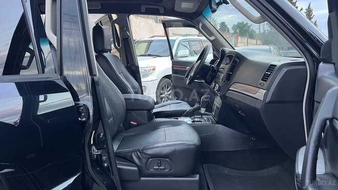 Mitsubishi Pajero-19