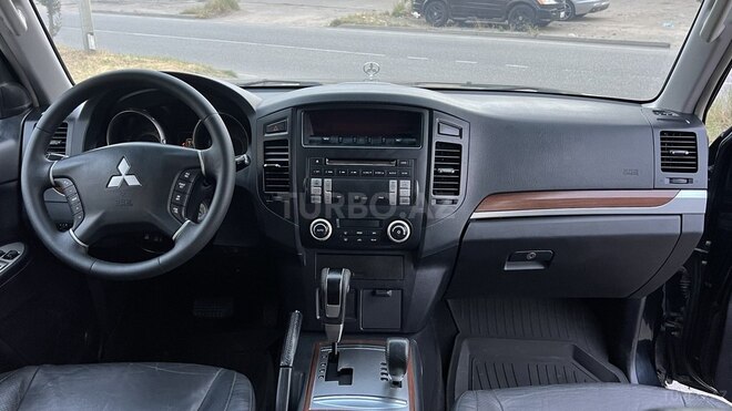 Mitsubishi Pajero-17