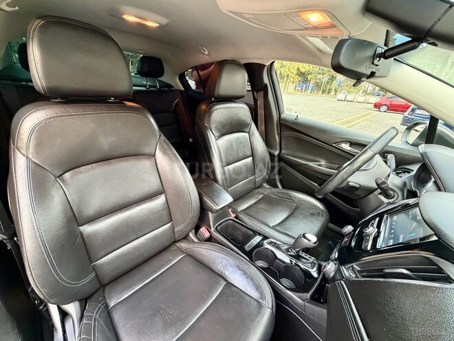 Chevrolet Cruze-13