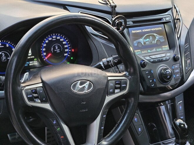 Hyundai i40-13