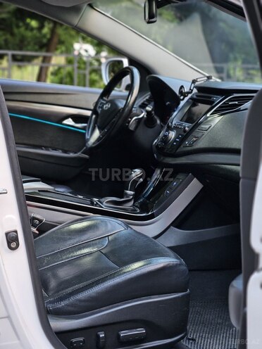 Hyundai i40-16