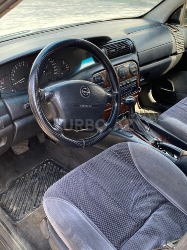 Opel Omega-4