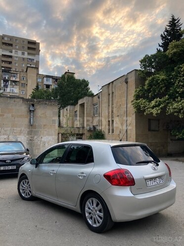 Toyota Auris-5