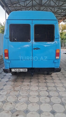 Mercedes 208 D-5