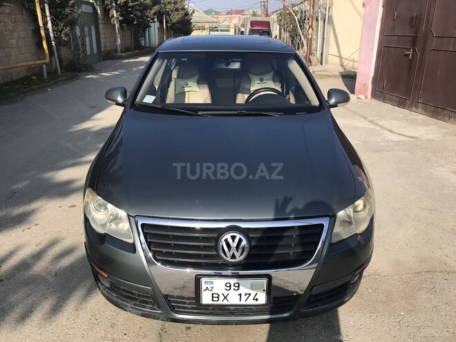 Volkswagen Passat-1