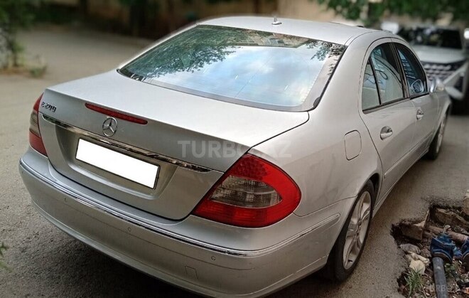 Mercedes E 200-2