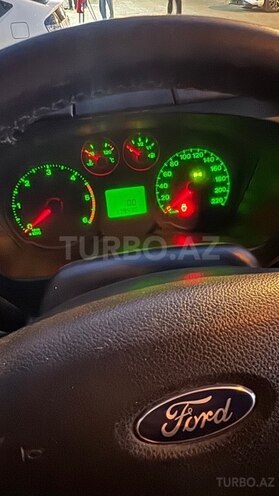 Ford Transit-5