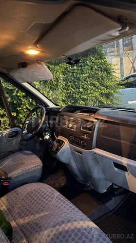 Ford Transit-3