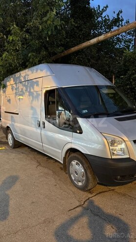 Ford Transit-2