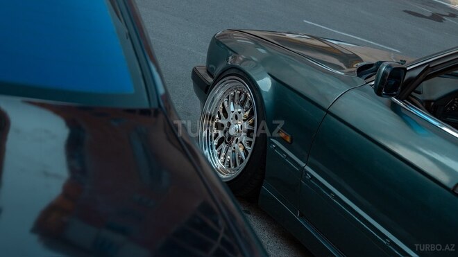 BMW 525-12