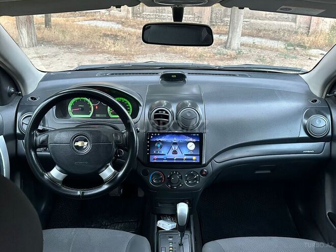 Chevrolet Aveo-12