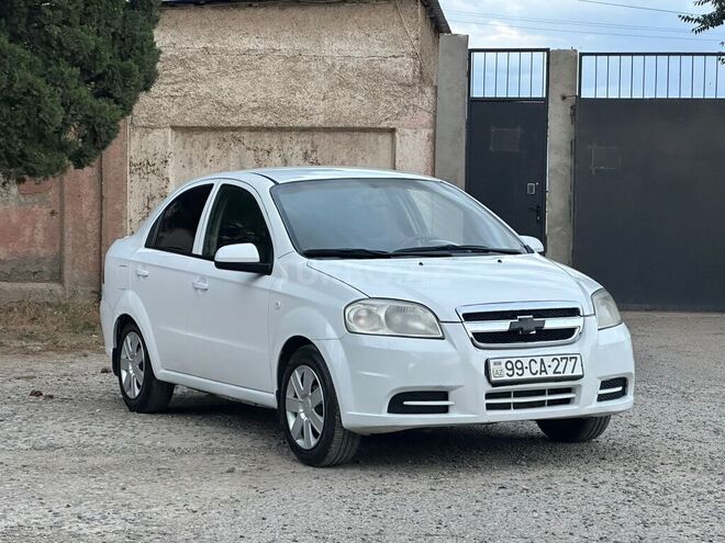 Chevrolet Aveo-8