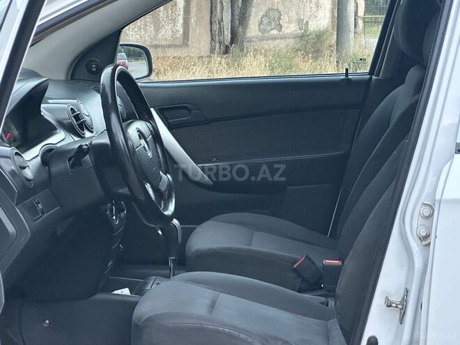 Chevrolet Aveo-13