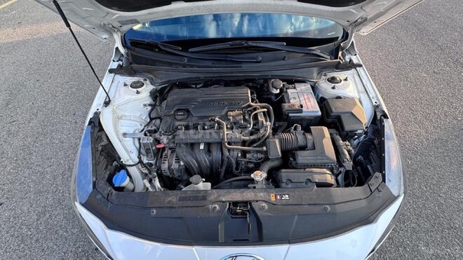 Hyundai Elantra-3