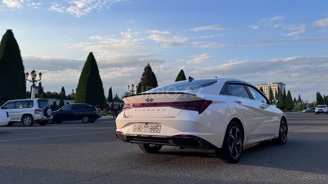 Hyundai Elantra-6