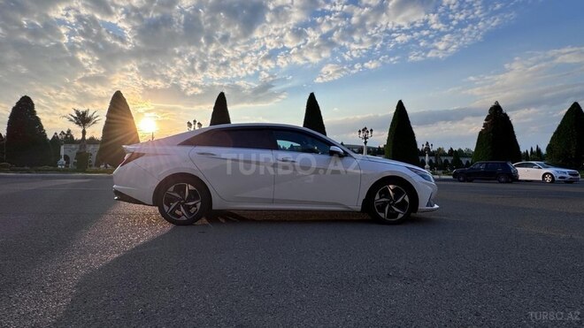 Hyundai Elantra-7