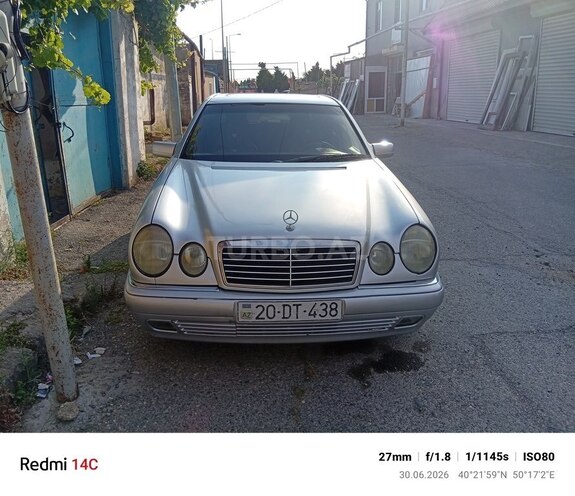 Mercedes E 280 4MATIC-1