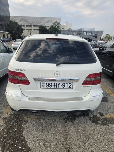 Mercedes B 180-4