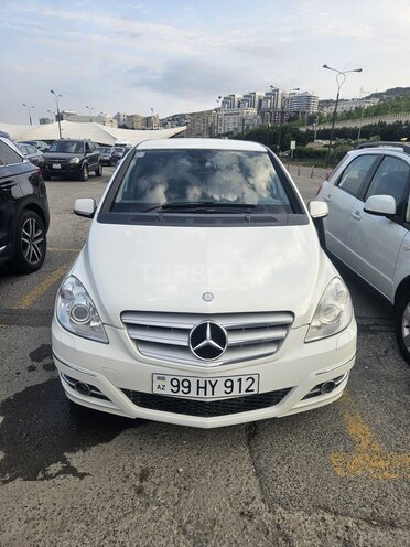 Mercedes B 180-1