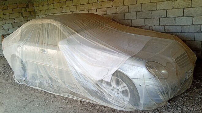 Mercedes E 200-10