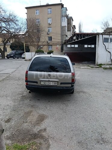 Opel Omega-11