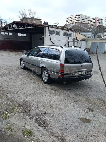Opel Omega-12