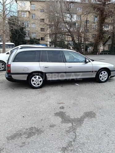 Opel Omega-13