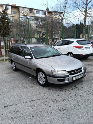 Opel Omega-14
