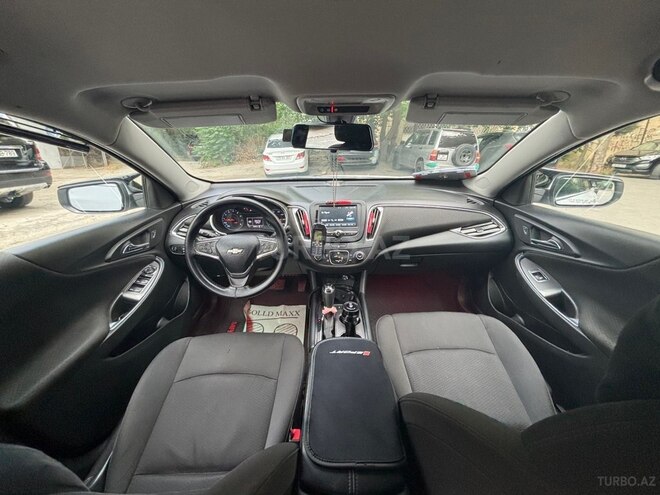 Chevrolet Malibu-8
