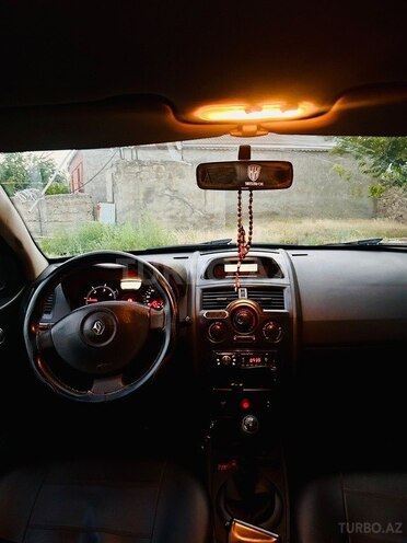 Renault Megane-12