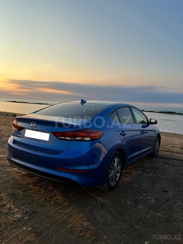 Hyundai Elantra-2