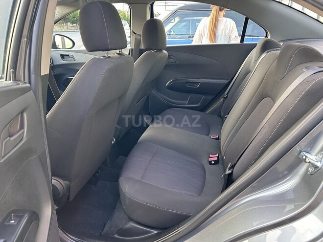 Chevrolet Aveo-10
