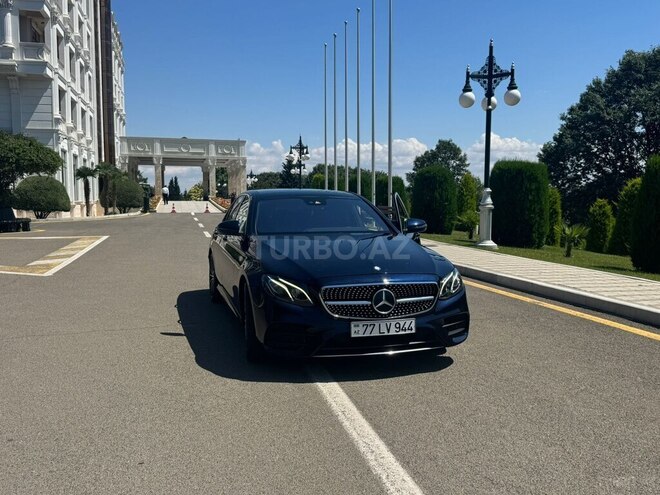 Mercedes E 200-1