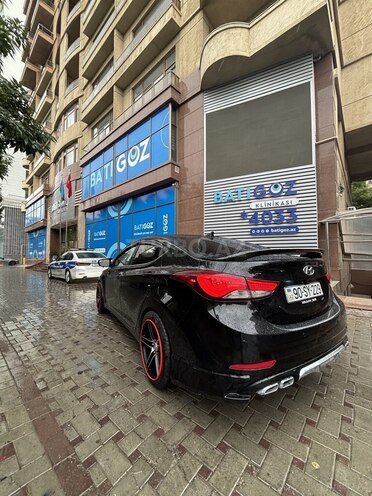 Hyundai Elantra-3