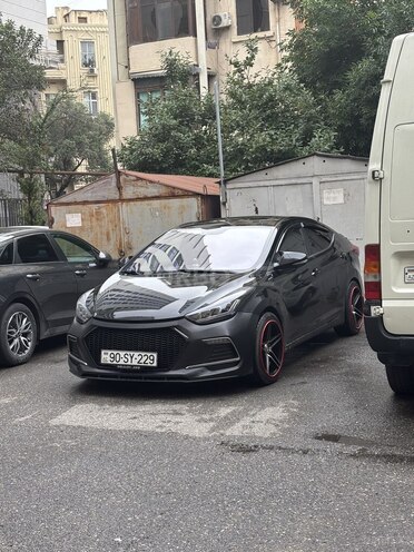 Hyundai Elantra-13