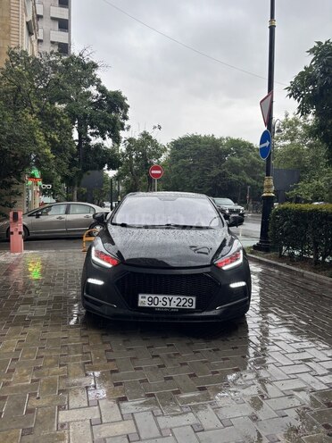 Hyundai Elantra-1