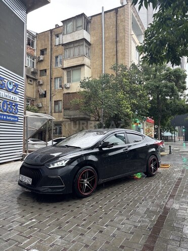 Hyundai Elantra-6