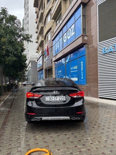 Hyundai Elantra-2